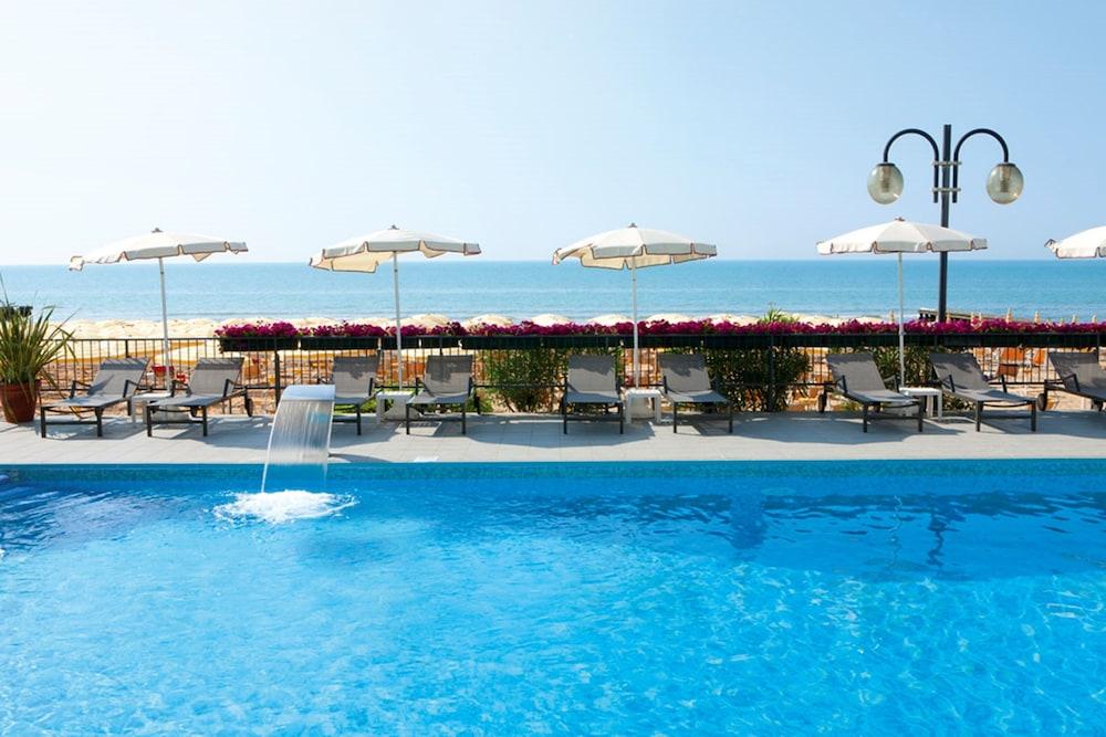 Victoria Frontemare Beach & Spa Hotel Jesolo Lido di Jesolo Exterior foto