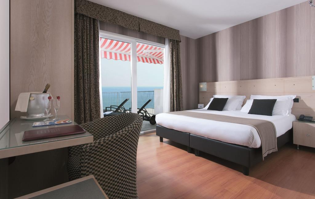 Victoria Frontemare Beach & Spa Hotel Jesolo Lido di Jesolo Exterior foto