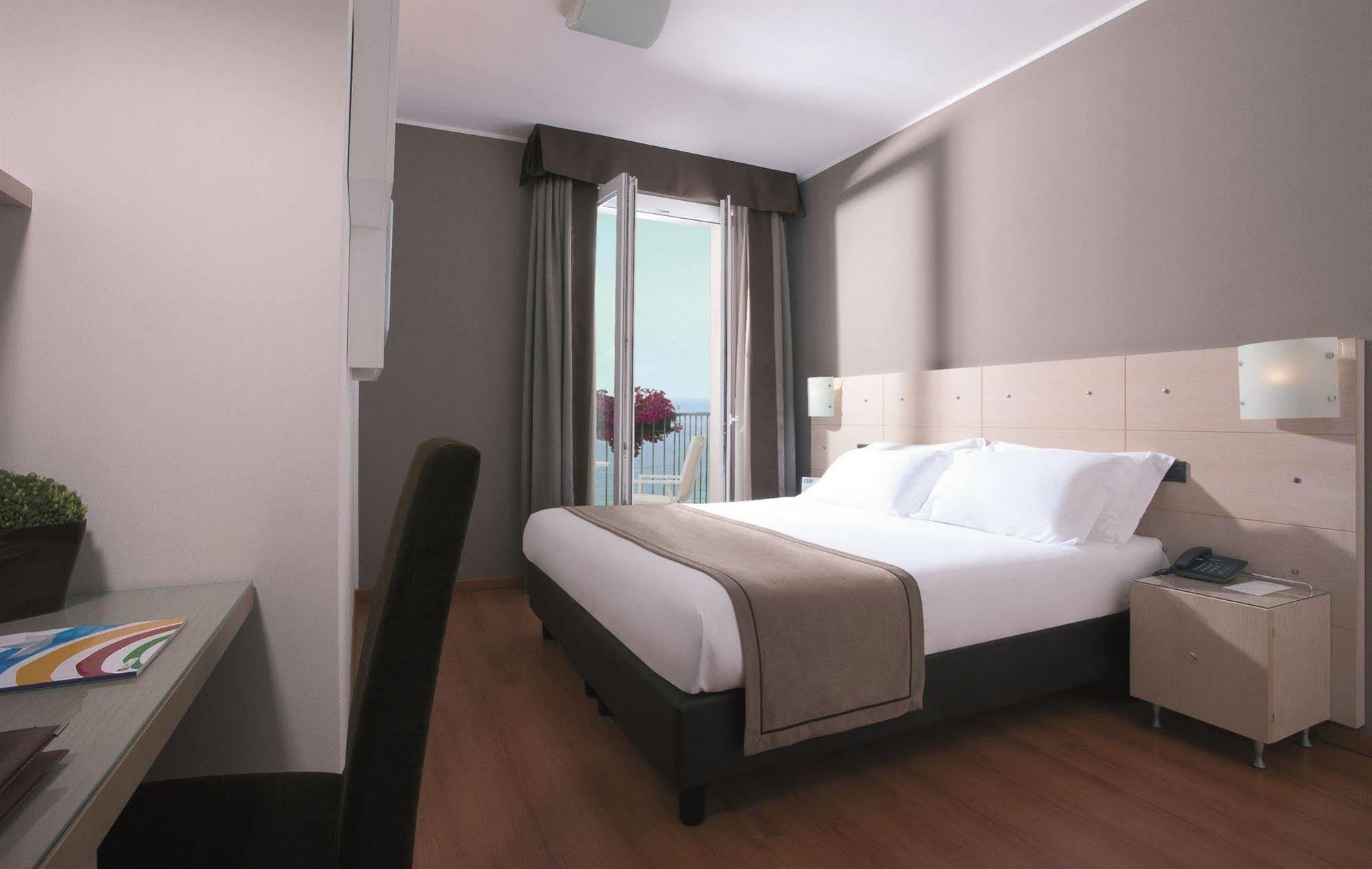 Victoria Frontemare Beach & Spa Hotel Jesolo Lido di Jesolo Exterior foto